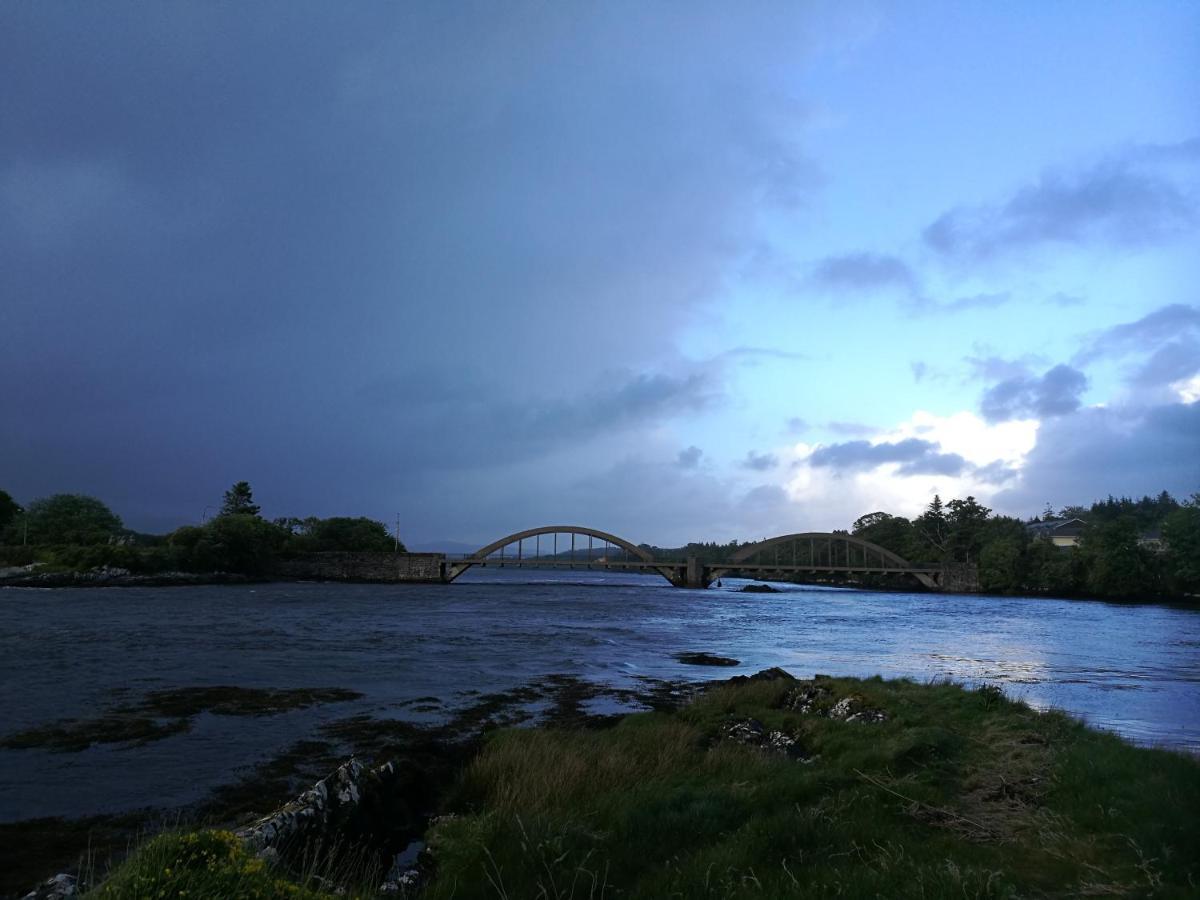 ホテル Watersedge Seaviews ケンメア エクステリア 写真